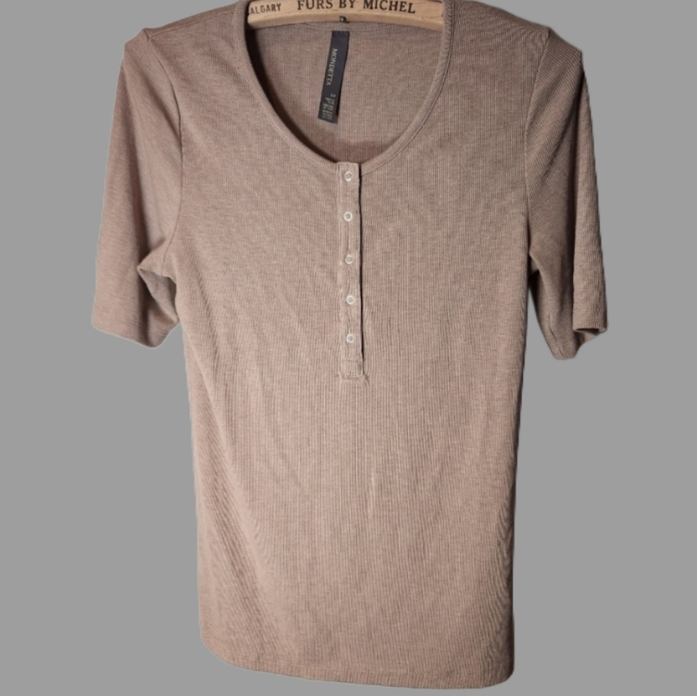 Mondetta small euc Beige Ribbed Henley Top